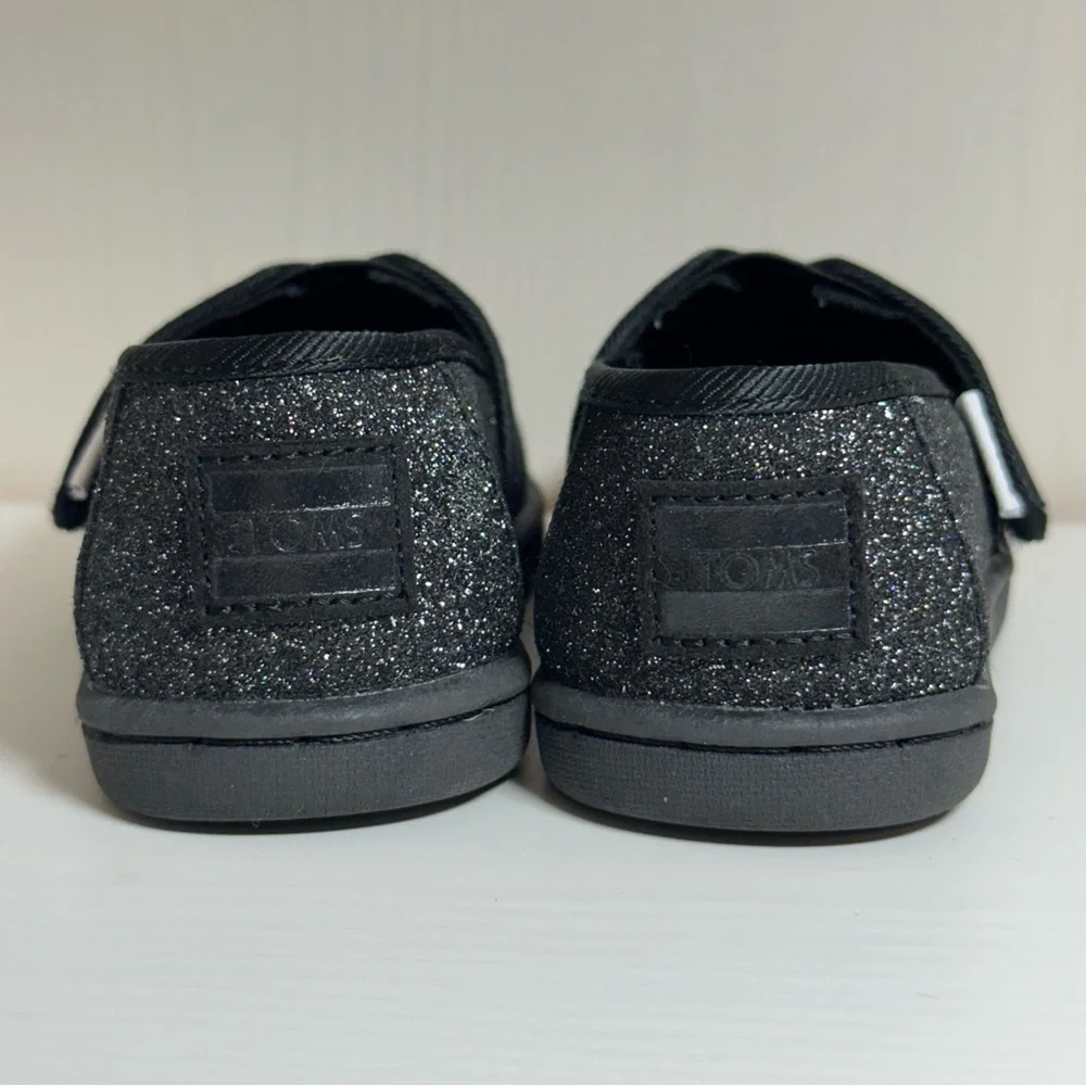 Toms Irid Glimmer Slip On Glitter In Black SZ US T5